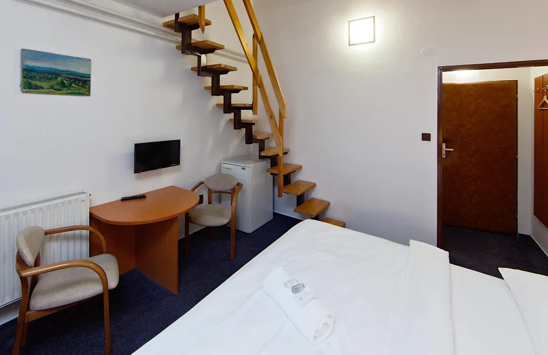 Hotel Wolf-1
